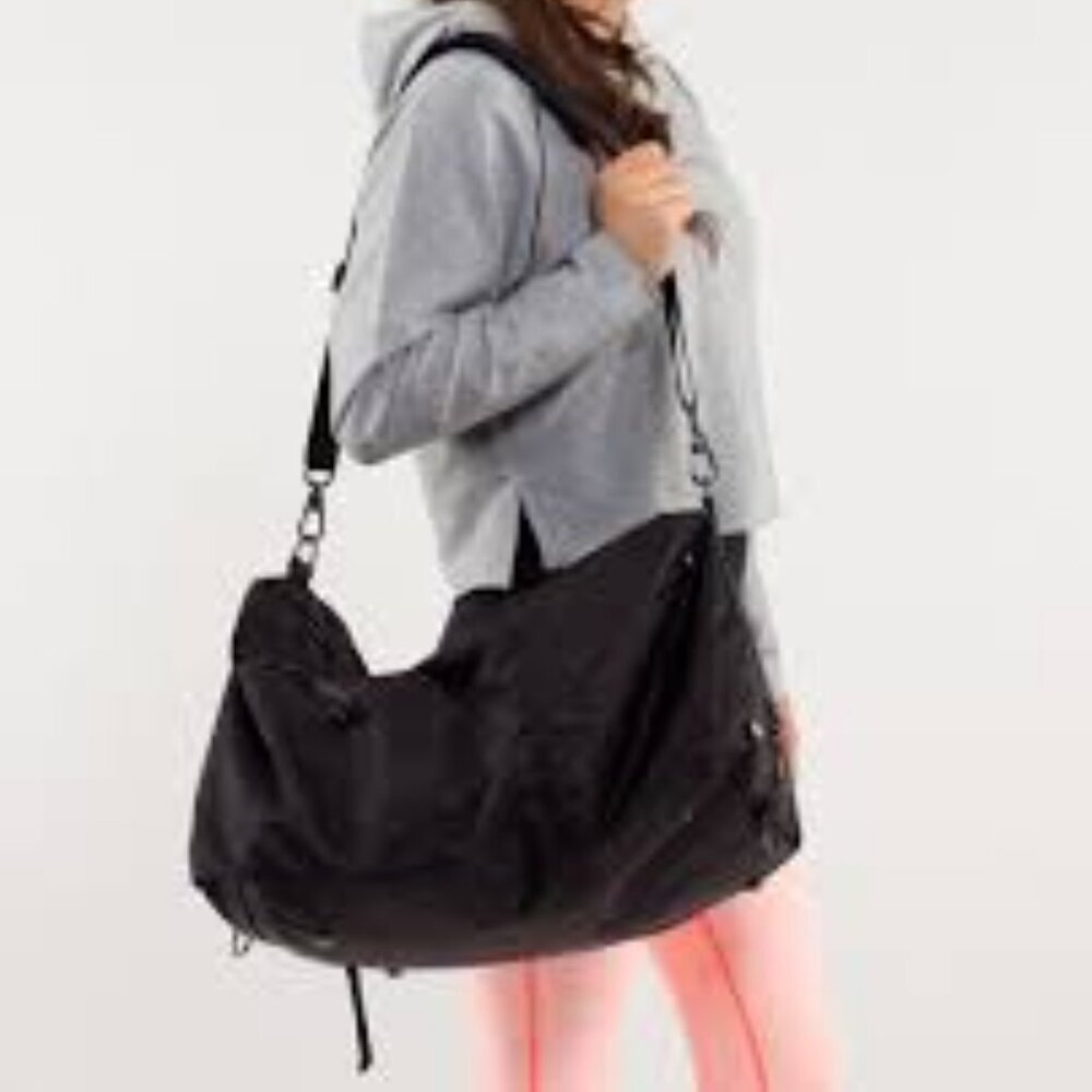 EUC Lululemon Do it Up Duffel